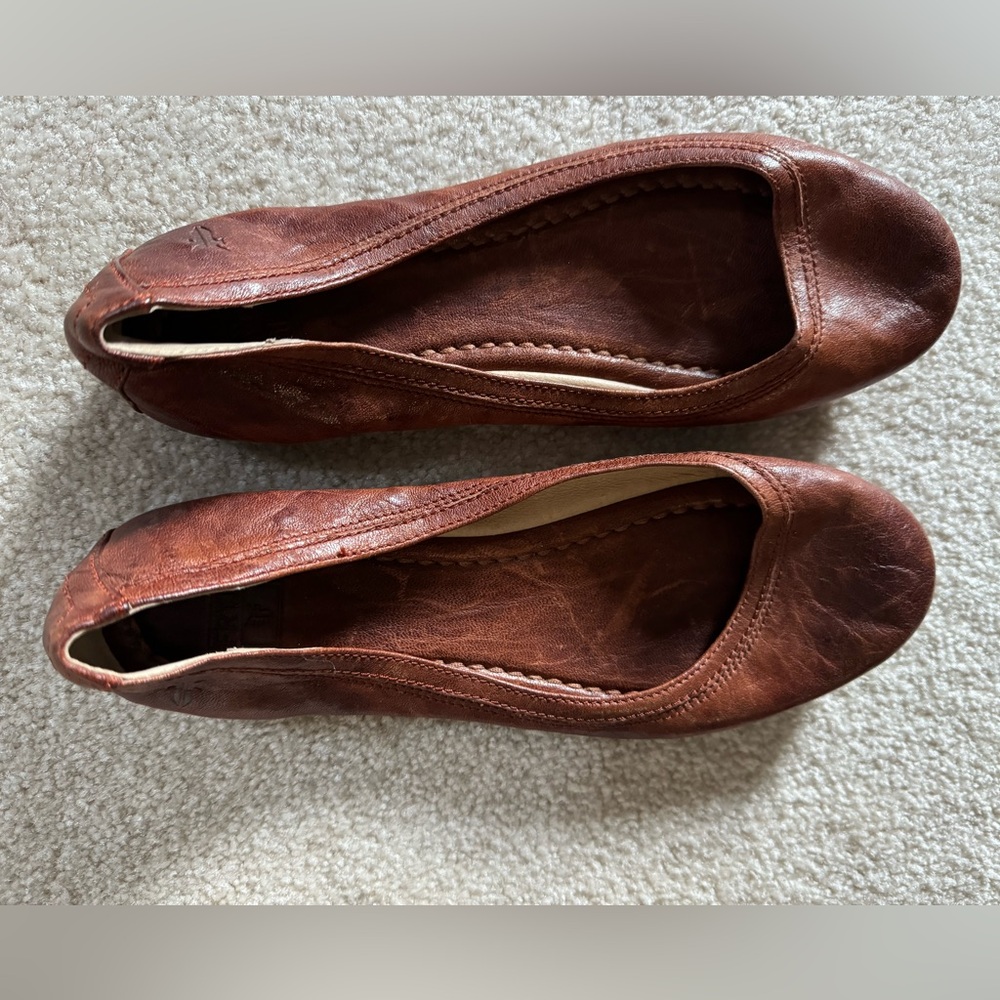 Frye Carson ballet flats cognac 8M